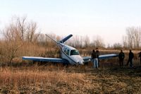 N129B @ DPA - Fuel line broke, lost engine on final to runway 33