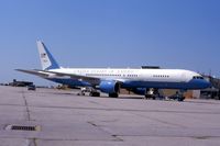 99-0004 @ CID - VC-32A parked on the Piedmont ramp - by Glenn E. Chatfield