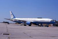 99-0004 @ CID - VC-32A parked on the Piedmont ramp