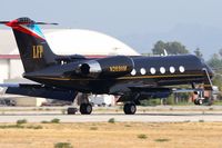 N269HM @ VNY - Flynt Aviation, LLC's 1989 Gulfstream G-IV N269HM from Washington Dulles Int'l (KIAD) landing on RWY 16R.