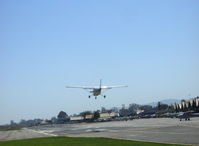 N918VT @ SZP - 1982 Cessna 172P, Lycoming O-320-H2AD 160 Hp, landing Rwy 22 - by Doug Robertson
