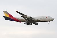 HL7413 @ VIE - Asiana Cargo B747-400 - by Andy Graf-VAP