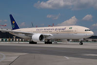 HZ-AKC @ VIE - Saudia Boeing 777-200 - by Yakfreak - VAP