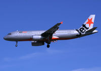 VH-VQV @ OOL - Landing from the north at Coolangatta