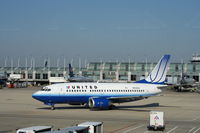 N932UA @ KORD - Boeing 737-500 - by Mark Pasqualino
