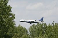 N203JB @ SYR - Final - by Gene Stadelman
