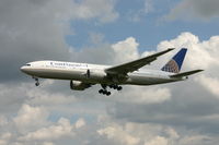 N78002 @ BRU - arrival of flight CO 060 - cloudy day -