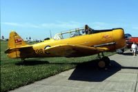 N822SB @ DVN - At the Quad Cities Air Show