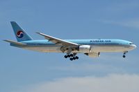 HL7574 @ KLAS - Korean Air / Boeing 777-2B5 (ER) - by Brad Campbell