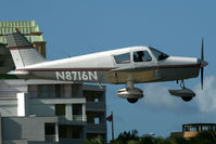 N8716N @ SXM - visitor - by Wolfgang Zilske