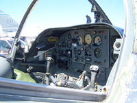 N8089U @ KFTG - Inside