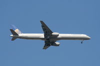 N75858 @ MCO - Continental - by Florida Metal