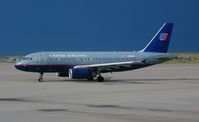 N846UA @ DEN - Turning to taxi on Bravo November westbound.