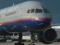 N556UA @ DEN - Pulling in to B39