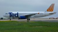 N440UA @ DEN - Taxiing on Bravo Sierra eastbound over VSR.