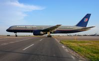 N528UA @ DEN - United Airlines 757 taxiing on Charlie Sierra crossing VSR.
