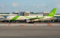 N6708D @ DEN - Song 757 taxiing on Bravo November.