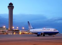 N927UA @ DEN - United Airlines 737 waiting for clearance for taxi.
