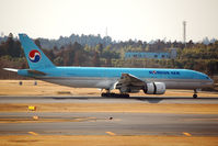 HL7531 @ NRT - Just touched down, thrust reversers deployed - by Micha Lueck