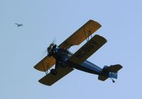 N86V @ 2D1 - Planes overflying the field during the Aeronca/T-Craft fly-in at Alliance, OH.