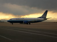 N373UA @ DEN - United Airlines 737-300.