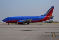 N680AA @ DEN - Southwest Airlines 737-300.