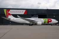 CS-TOI @ VIE - TAP Air Portugal Airbus 330-200 - by Yakfreak - VAP