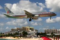 N615AM @ SXM - visitor