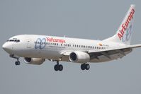 EC-HGO @ VIE - Air Europa 737-800