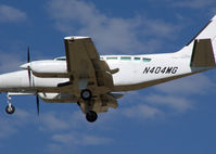N404MG @ KAPA - Key Lime on approach 17L