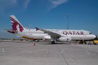 A7-ADU @ VIE - Qatar Airways Airbus 320 - by Yakfreak - VAP