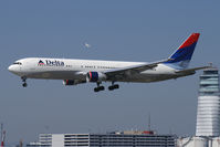 N179DN @ VIE - Delta Airlines Boeing 767-300 - by Thomas Ramgraber-VAP