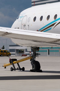 RA-88295 @ VIE - Yakservice Yakovlev 40