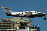 N633HC @ SXM - visitor