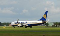 EI-DLW @ BOH - RYANAIR REVERSE THRUST - by Patrick Clements