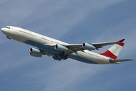 OE-LAL @ VIE - one of her last takeoff