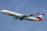 OE-LAL @ VIE - one of her last takeoff