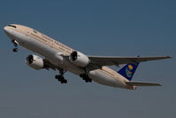 HZ-AKA @ VIE - Saudia Boeing 777-200 - by Yakfreak - VAP