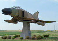 65-0735 @ KHSI - McDonnell Douglas F-4D Phantom II Aircraft Display in Hastings,NE