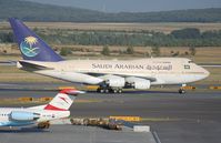 HZ-AIJ @ VIE - Saudi Arabien Airlines 747SP