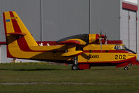 C-GFSL @ CYXX - Conair CL215