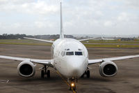 ZK-NGE @ AKL - Arriving at the gate - by Micha Lueck