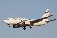 4X-EKE @ VIE - EL AL  Boeing 737-758 on finale RWY34 - by Dieter Klammer