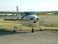N5481E @ I66 - Preflight warmup - by Duncan Latta