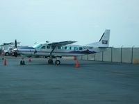 N375WY @ DEN - Cessna 208B - by Francisco Undiks