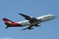 VH-OED @ YVR - VH-OED from Qantas taking off from runway 26L - by Teiten Michel ( www.mablehome.com )