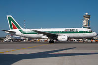 I-BIKU @ MXP - Alitalia Airbus 320 - by Yakfreak - VAP