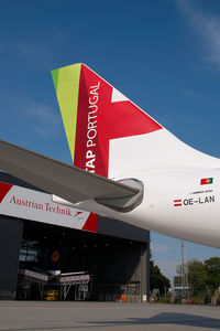 OE-LAN @ VIE - TAP Air Portugal Airbus 330-200