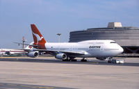VH-OJM @ CDG - Qantas