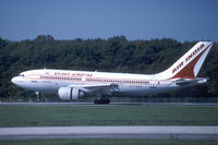 VT-EQS @ GVA - Air India